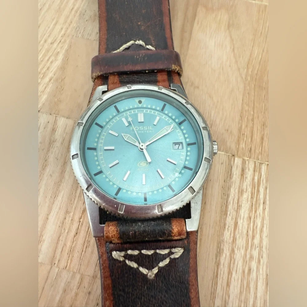 Vintage Fossil blue mens blue dial brown leather watch NEW BATTERY